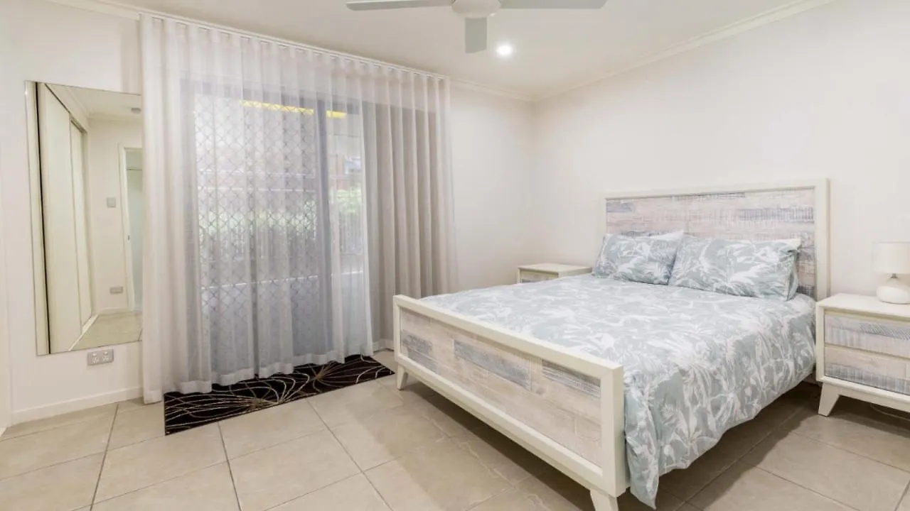 Magical Holiday Home - Welsby Pde, Bongaree