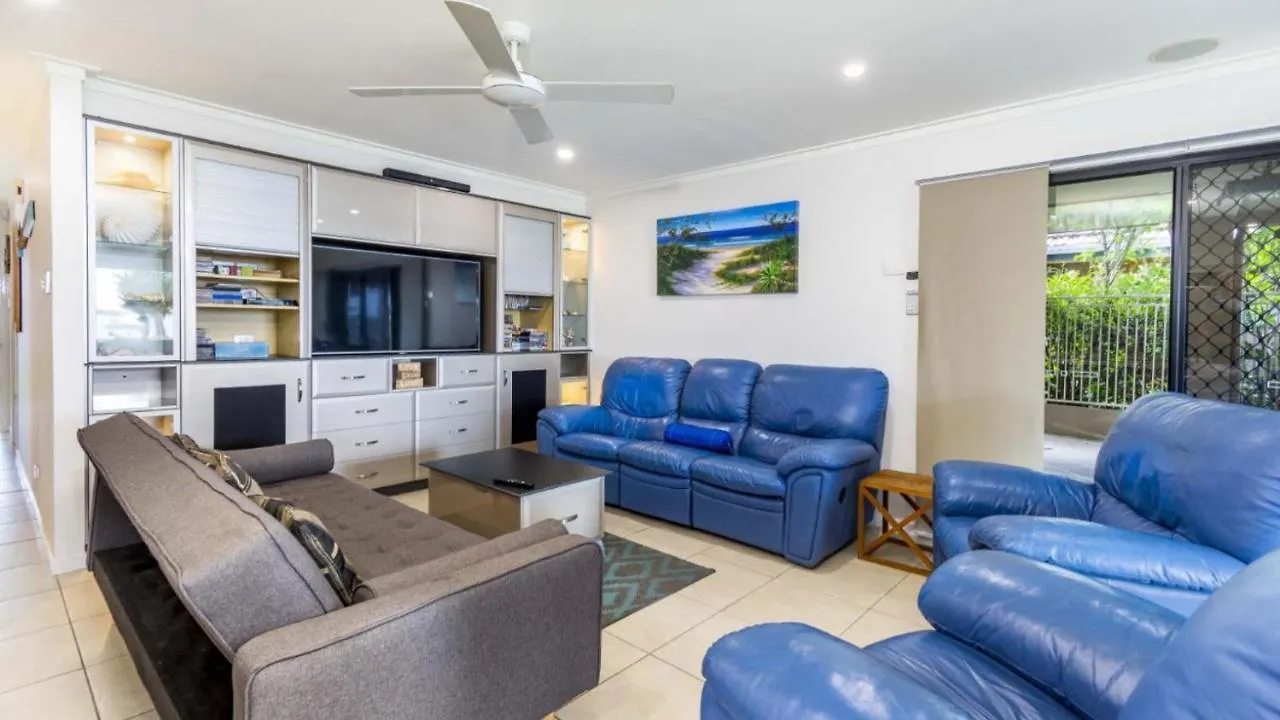 Magical Holiday Home - Welsby Pde, Bongaree
