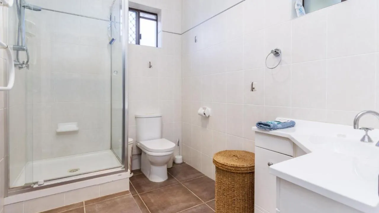 Magical Holiday Home - Welsby Pde, Bongaree