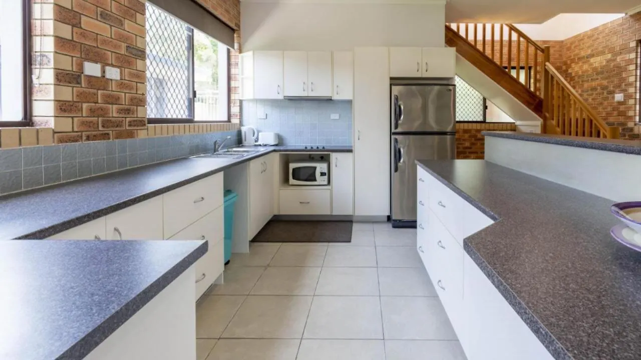 Magical Holiday Home - Welsby Pde, Bongaree