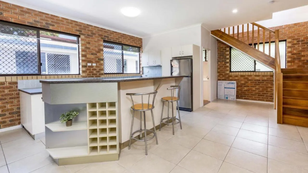 Magical Holiday Home - Welsby Pde, Bongaree